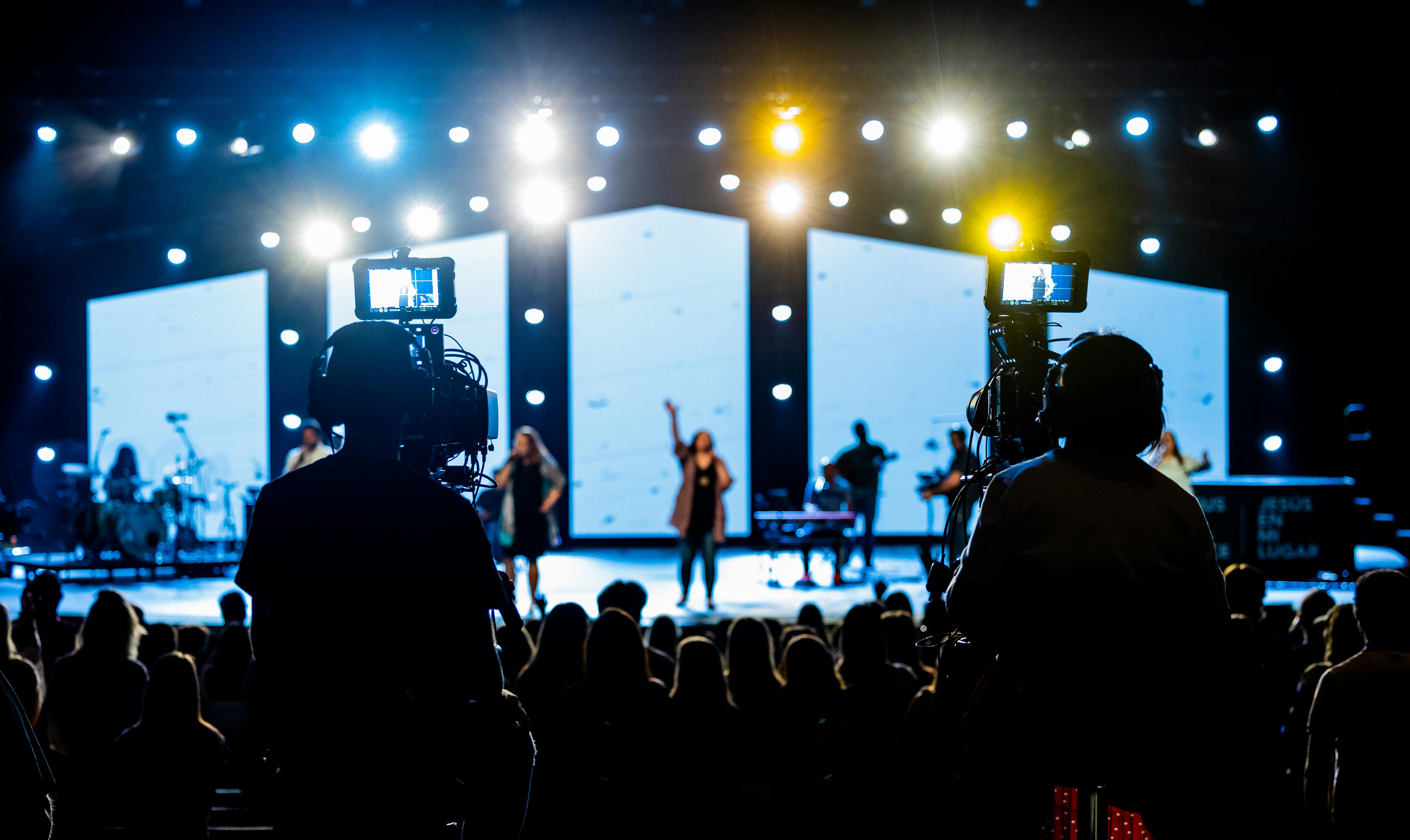 Hybrid events Bahrain with virtual streaming and audience engagement