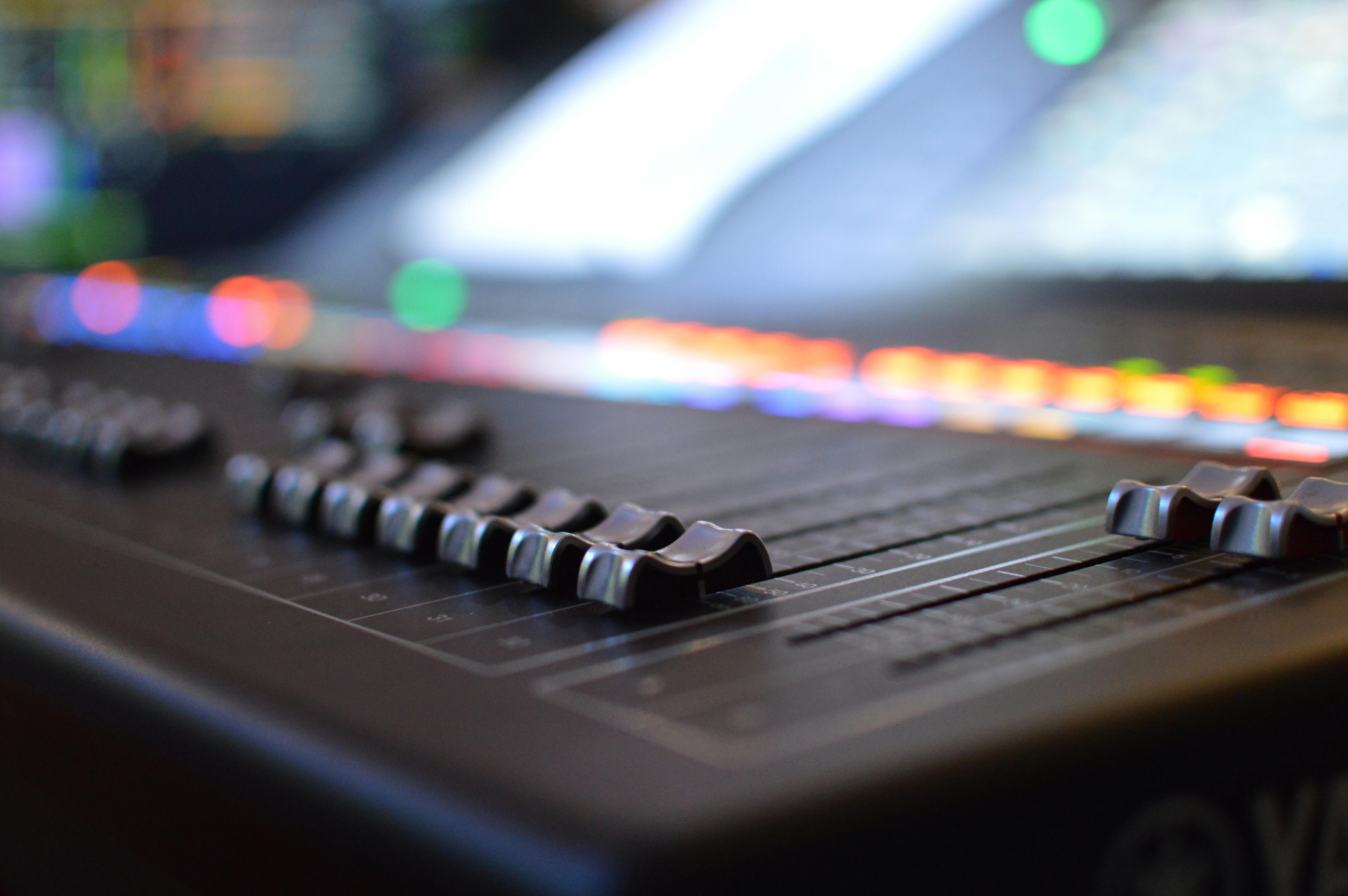 AV services Bahrain with lighting and sound rental for events