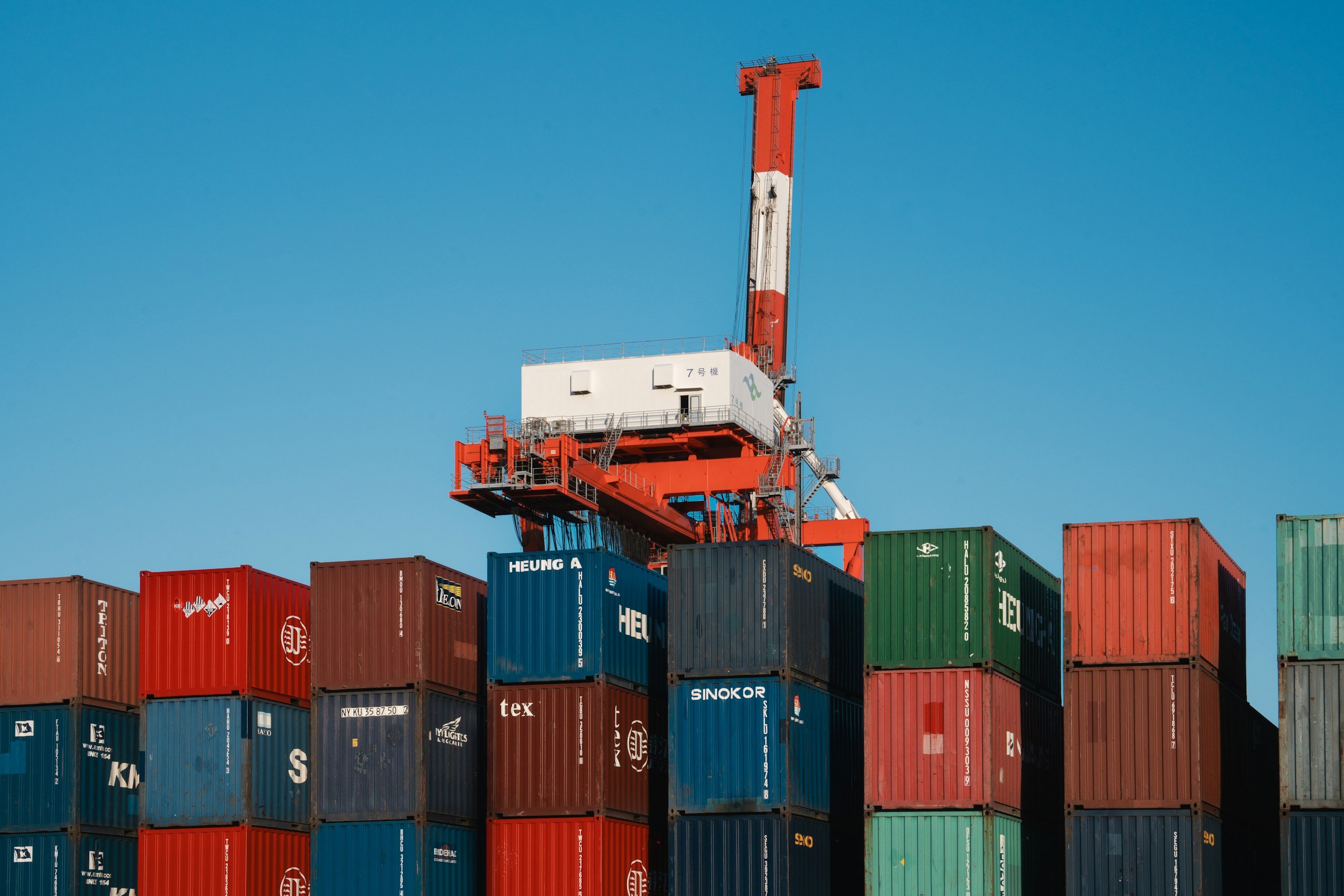 Sea freight Bahrain FCL and LCL shipping support